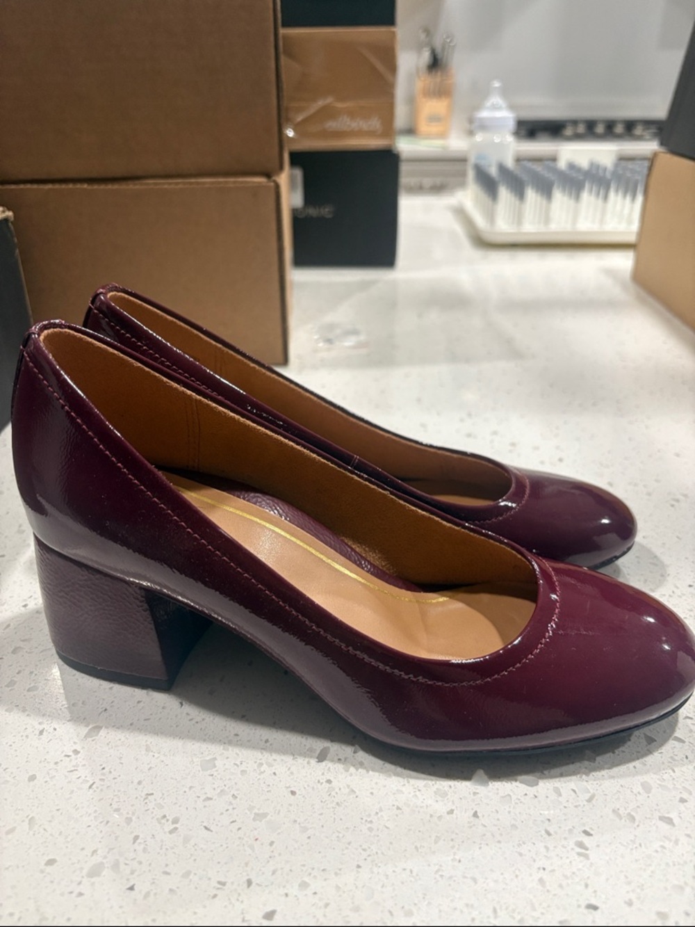 VIONIC WOMEN’S‎ CARMEL CRIMSON RED LEATHER PUMPS